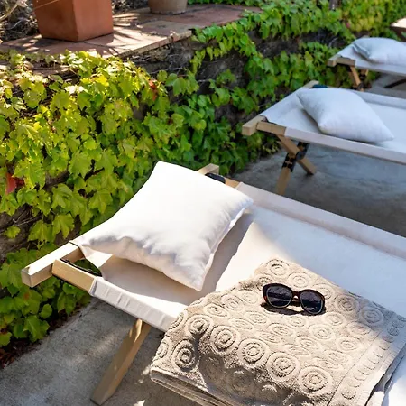 La Maison Sur La Colline Bed & Breakfast *