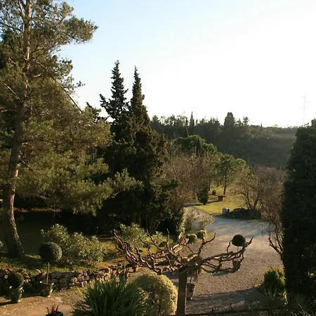 Bed & Breakfast La Maison Sur La Colline 4*