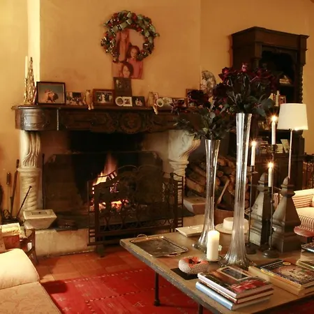 La Maison Sur La Colline Bed & Breakfast 4*