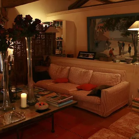 La Maison Sur La Colline
