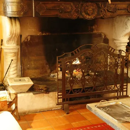 La Maison Sur La Colline Bed & Breakfast *